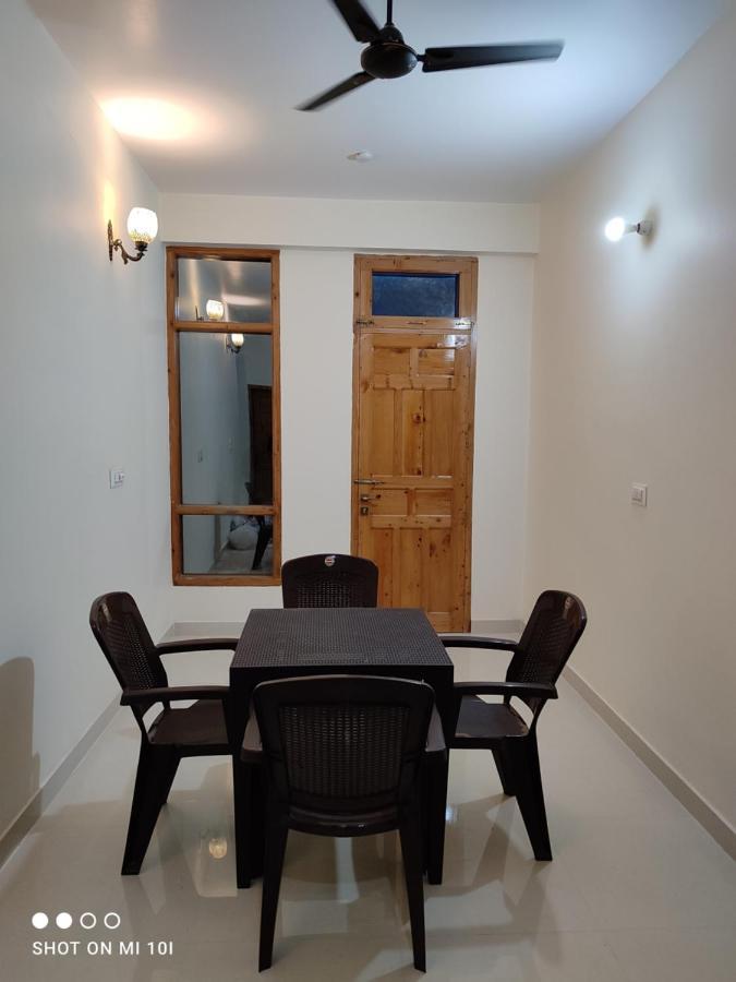 Hotel Cozy Haven Mandi Extérieur photo