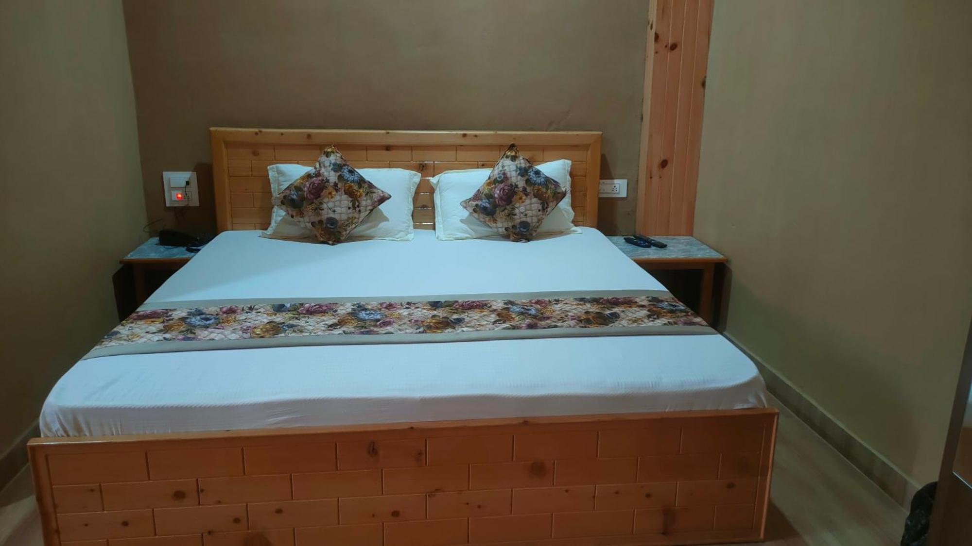 Hotel Cozy Haven Mandi Extérieur photo