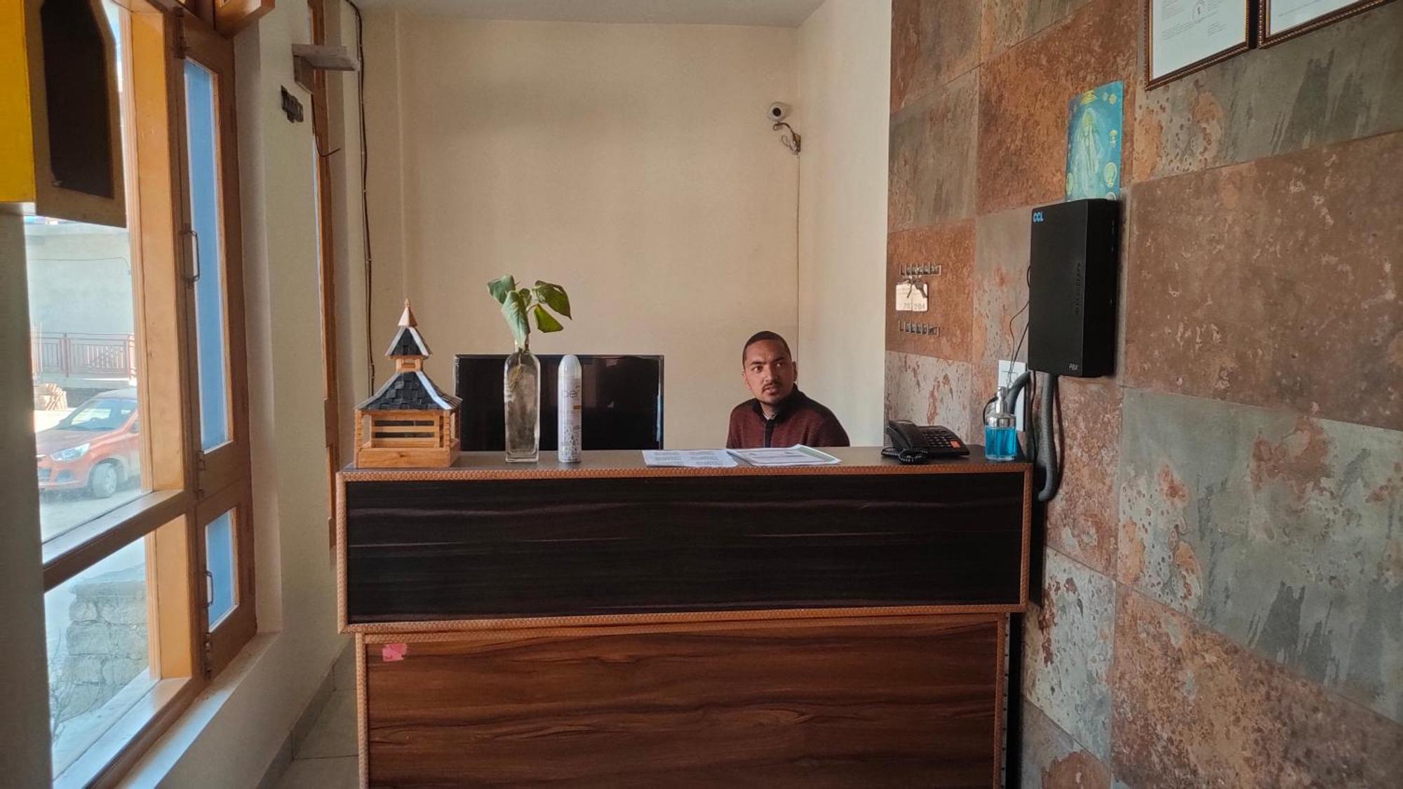 Hotel Cozy Haven Mandi Extérieur photo