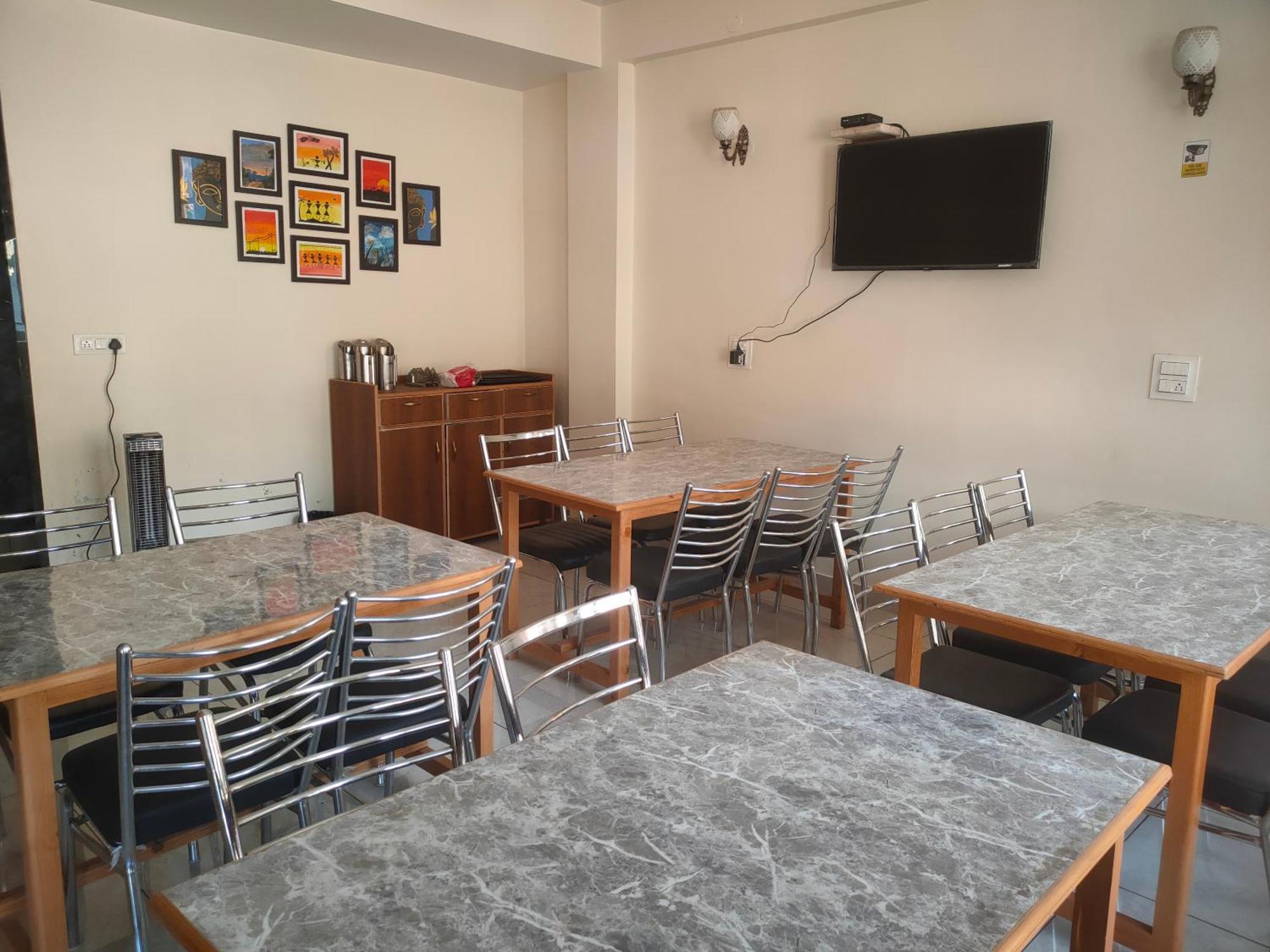Hotel Cozy Haven Mandi Extérieur photo
