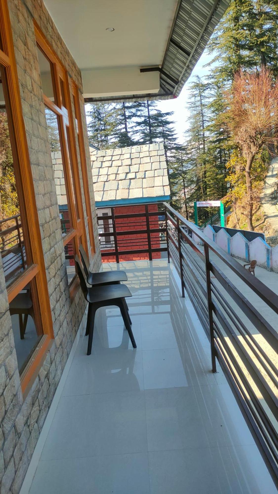 Hotel Cozy Haven Mandi Extérieur photo